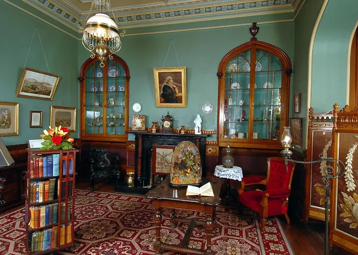 Larnach Lodge & Stable Stay