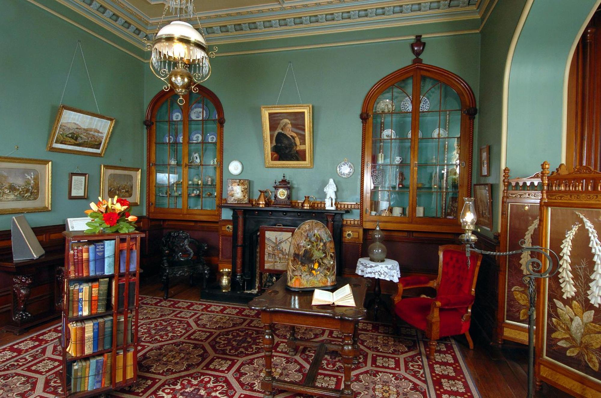 Larnach & Stable Lodge