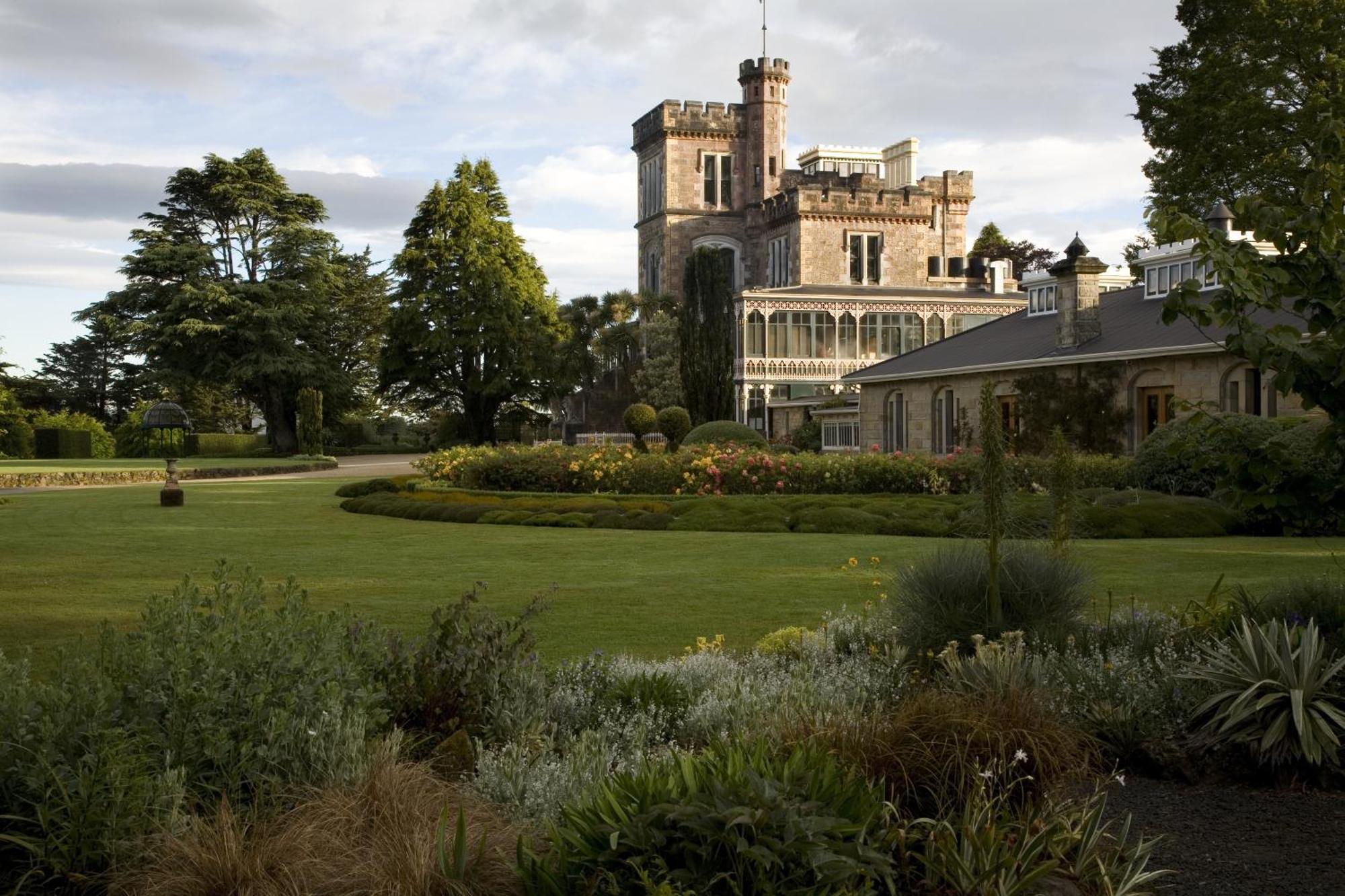 Larnach & Stable