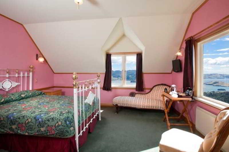Larnach & Stable Lodge