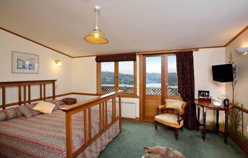 Larnach & Stable